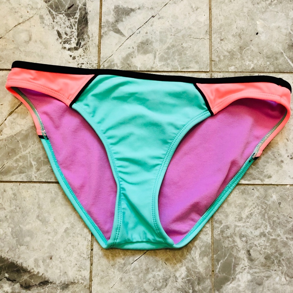 Xhilaration Swimsuit Bottoms Size Medium